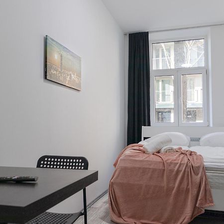 וינה Affordable 5-Br Shared Apartment / Enkplatz U3 Getaway מראה חיצוני תמונה