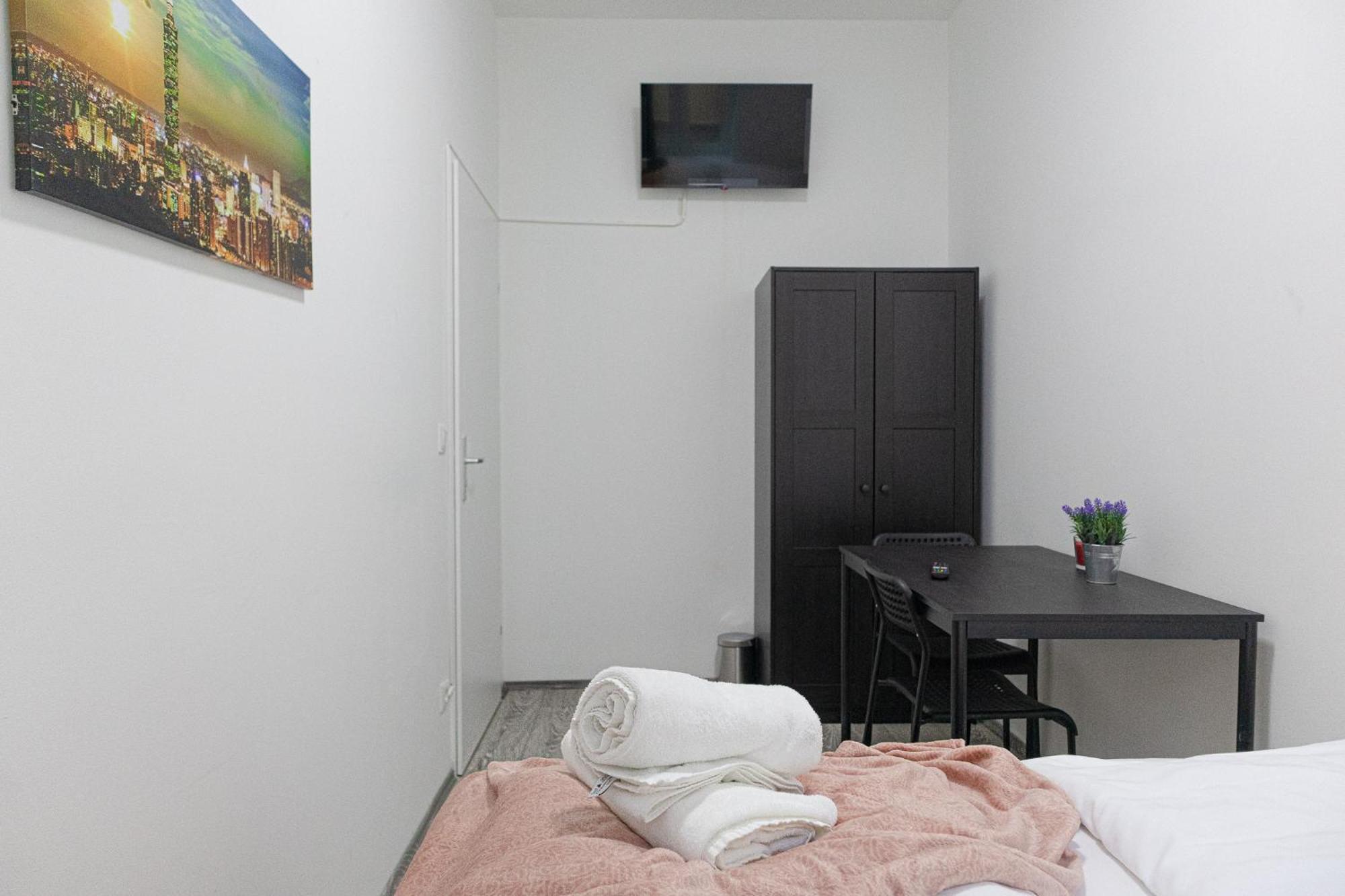 וינה Affordable 5-Br Shared Apartment / Enkplatz U3 Getaway מראה חיצוני תמונה